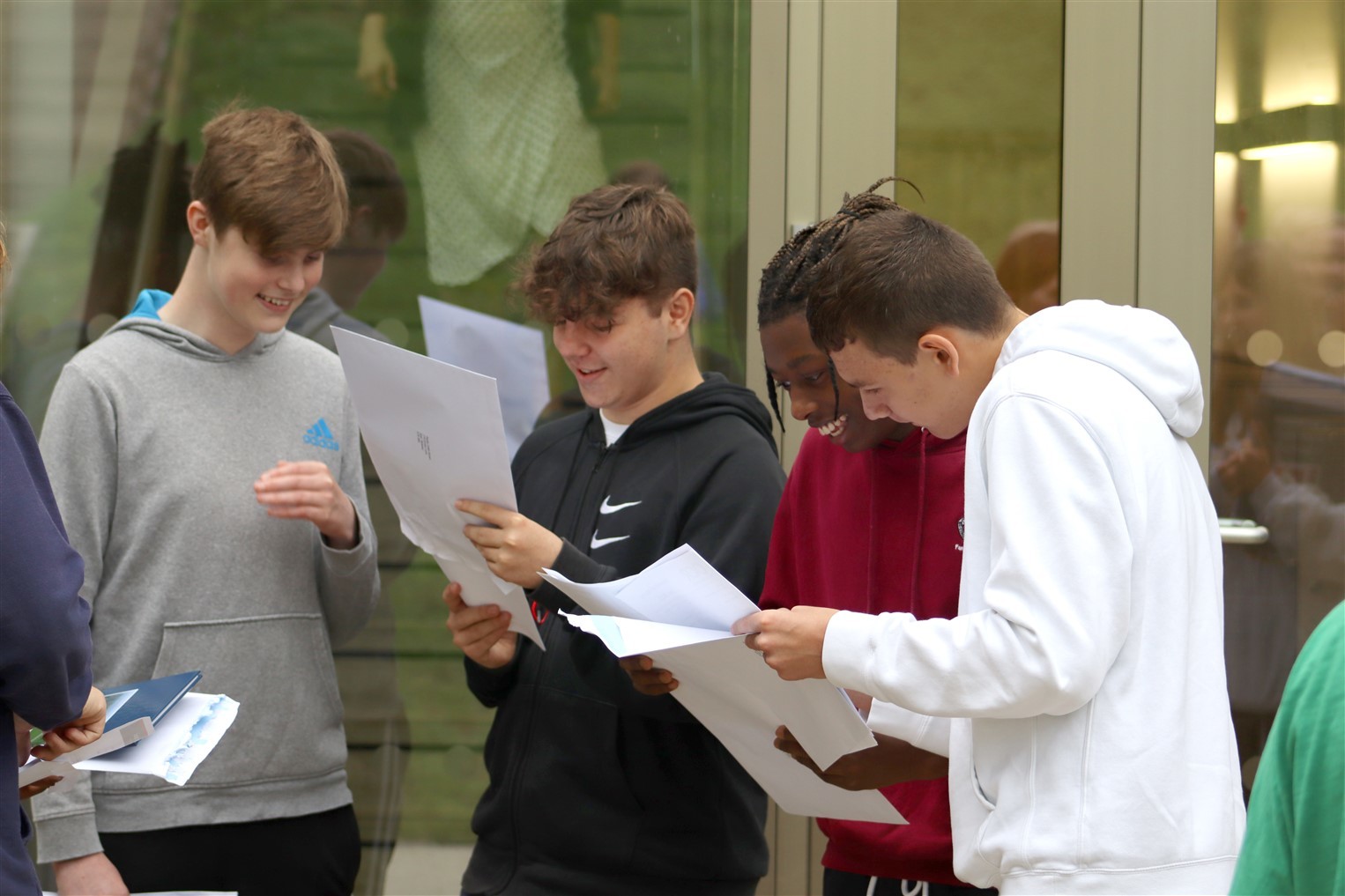 Gcse Results Day 21 In Kingston And Sally London News Time