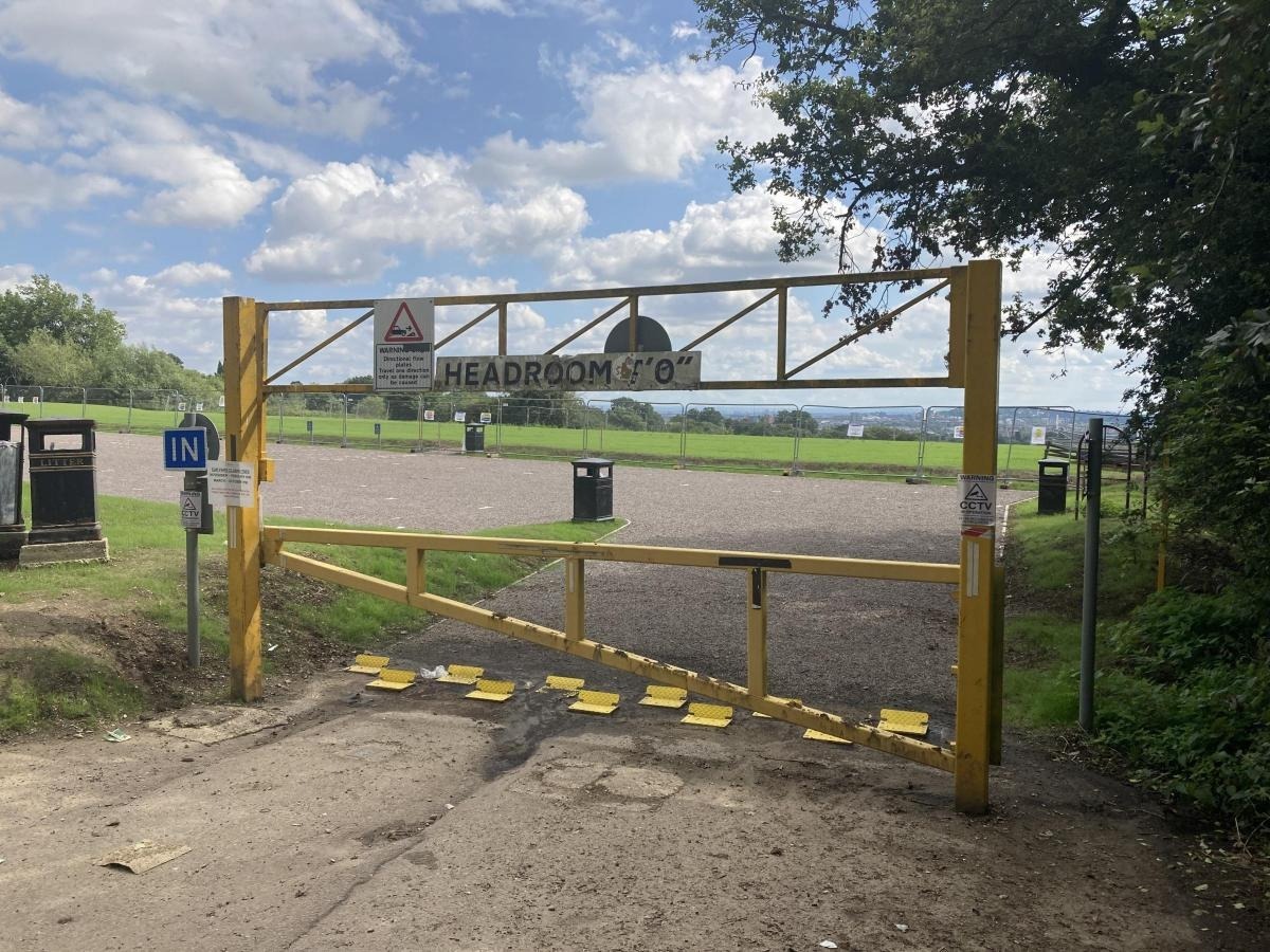 On and off restrictions at the Old Redding car park has caused issues to visitors and pub-goers (Photo: Adam Shaw / LDR)